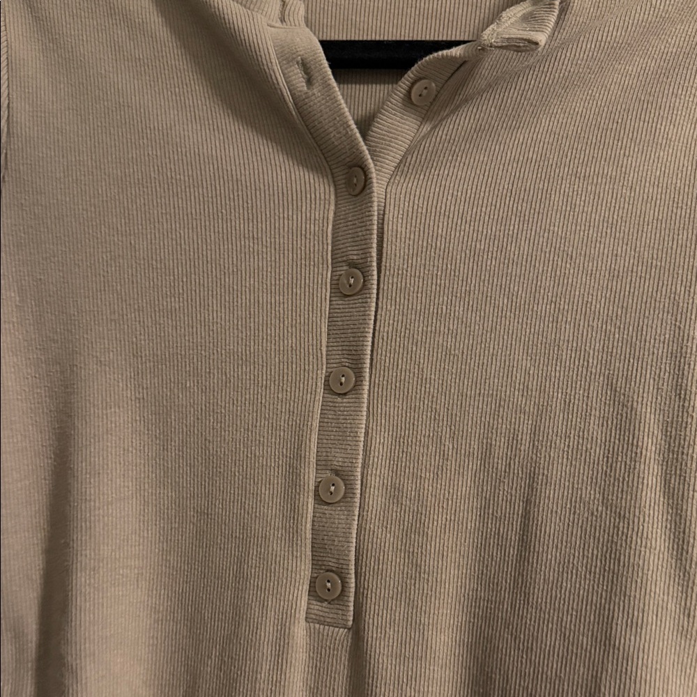 Abercrombie Women's Tan Long Sleeve Bodysuit - Picture 5 of 6